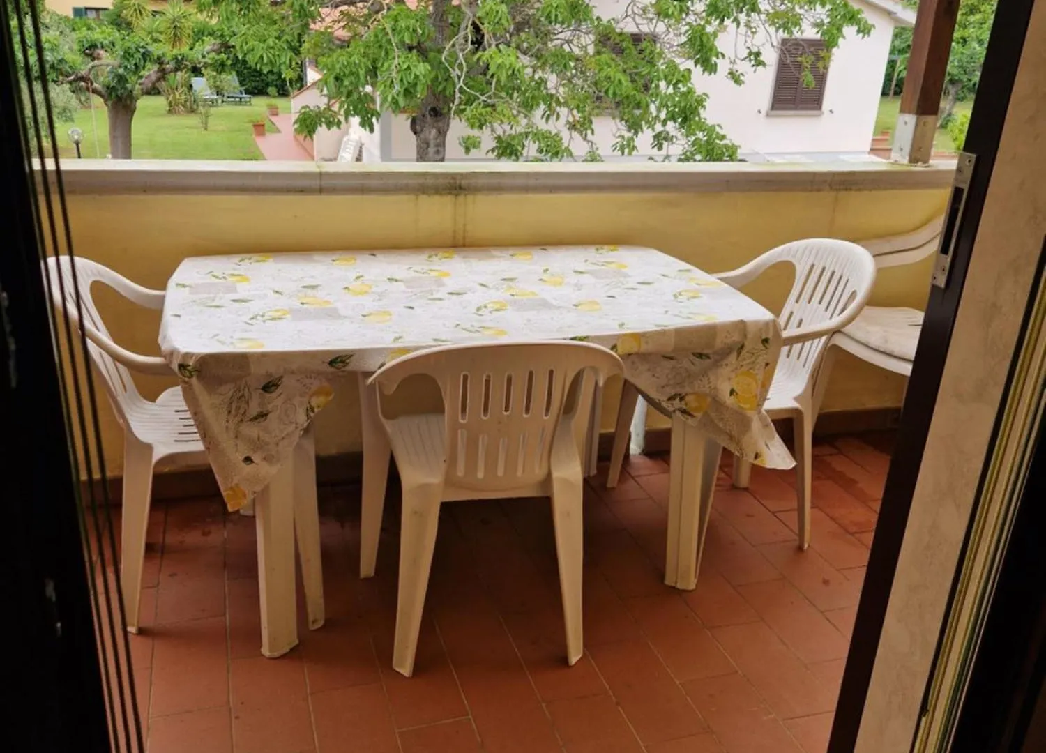 Bilocale Con Terrazza Apartment Collemezzano Italy
